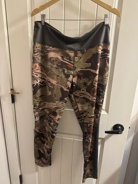 Women’s Camouflage Print Track Pants - Olive Camo